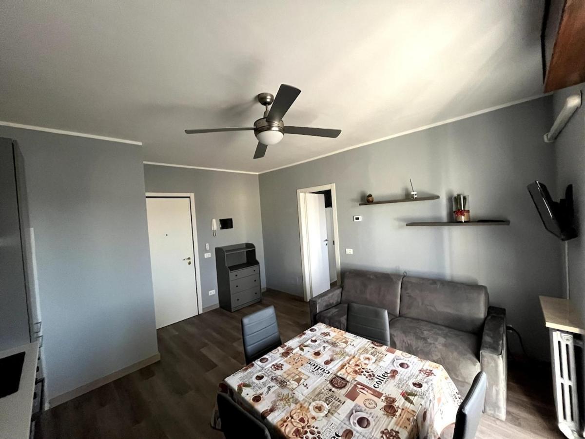 Bilocale Con Netflix Incluso Apartment Lodi Exterior photo